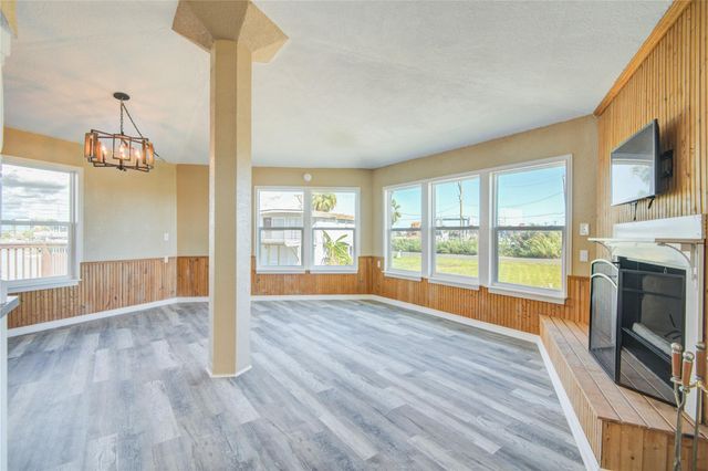 26 Tarpon Lane, Freeport, TX 77541