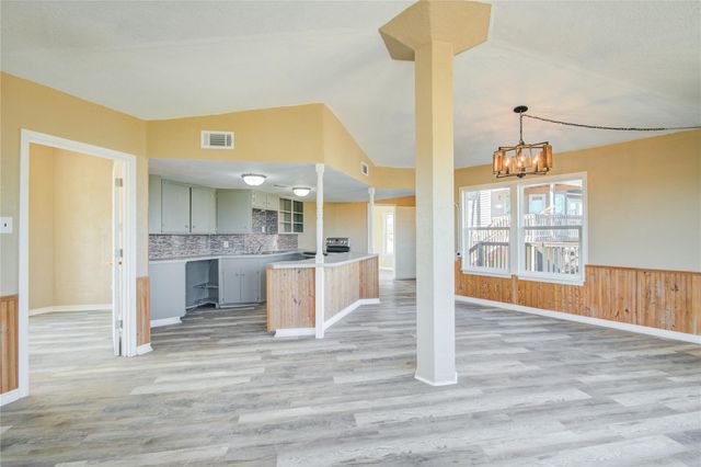 26 Tarpon Lane, Freeport, TX 77541