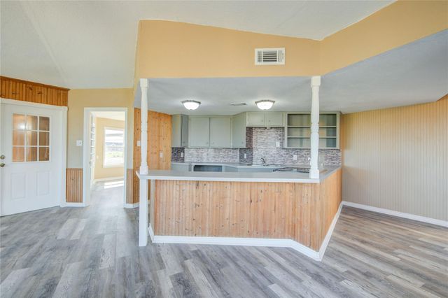 26 Tarpon Lane, Freeport, TX 77541