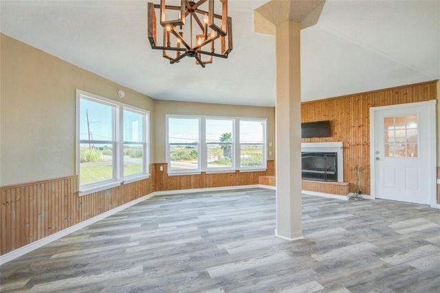 26 Tarpon Lane, Freeport, TX 77541