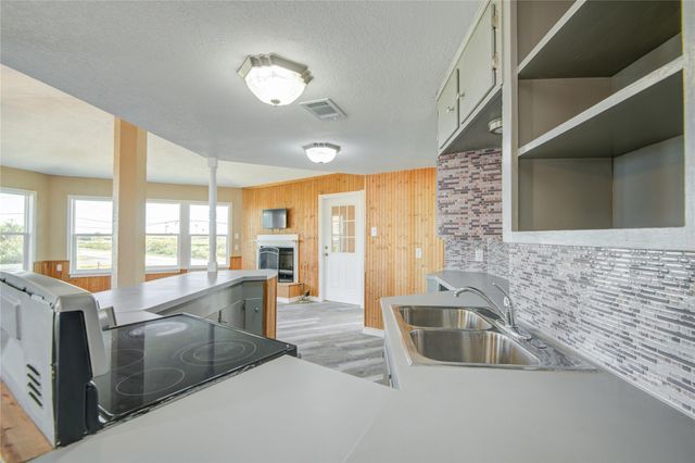 26 Tarpon Lane, Freeport, TX 77541