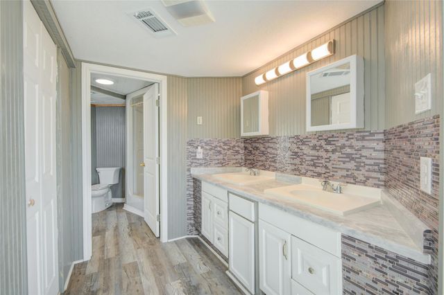 26 Tarpon Lane, Freeport, TX 77541