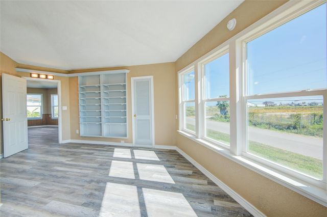 26 Tarpon Lane, Freeport, TX 77541