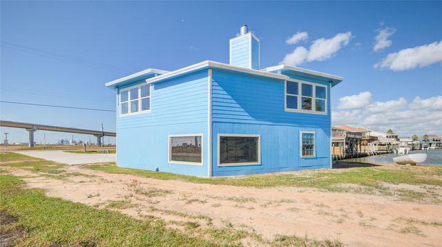 26 Tarpon Lane, Freeport, TX 77541