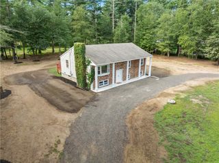14 Crestwood Drive, Richmond, RI 02832