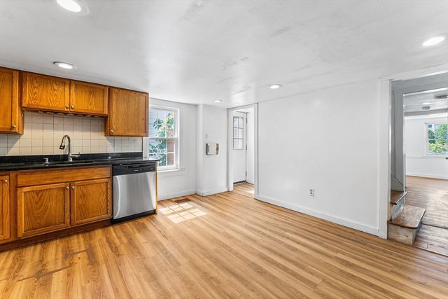 1 Allen Ct, Marlborough, MA 01752