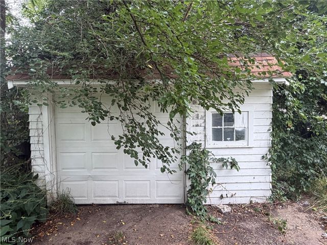 3303 W 123rd Street, Cleveland, OH 44111