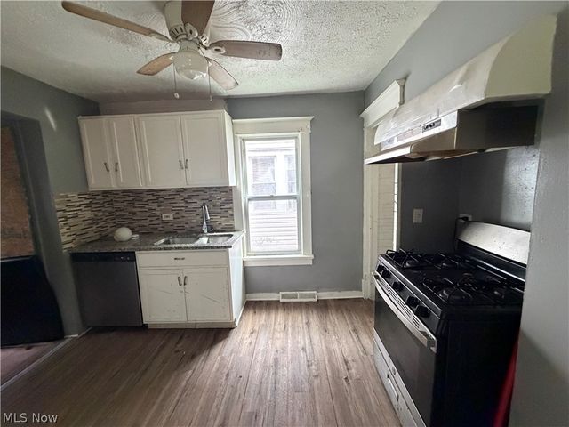 3303 W 123rd Street, Cleveland, OH 44111