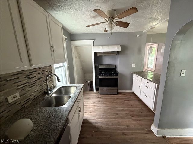 3303 W 123rd Street, Cleveland, OH 44111