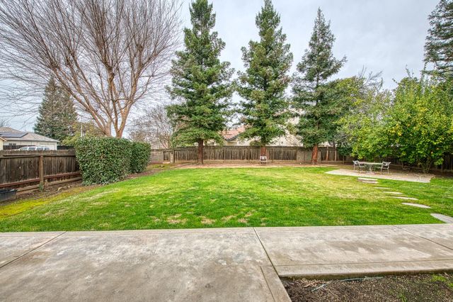 2519 Celeste Avenue, Clovis, CA 93611