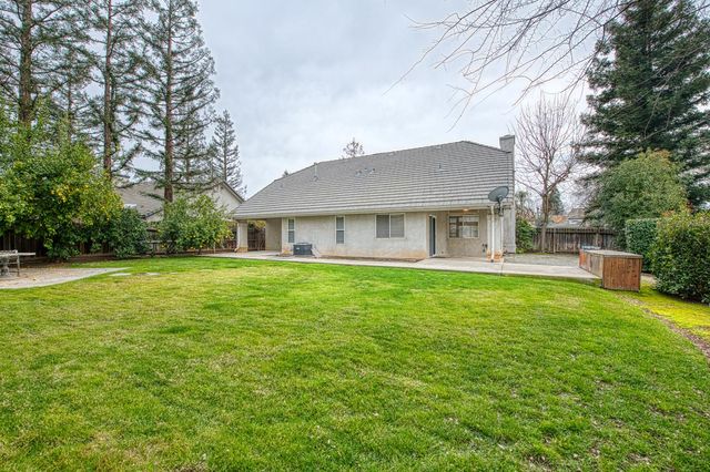 2519 Celeste Avenue, Clovis, CA 93611