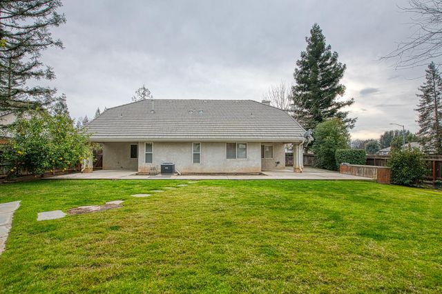 2519 Celeste Avenue, Clovis, CA 93611