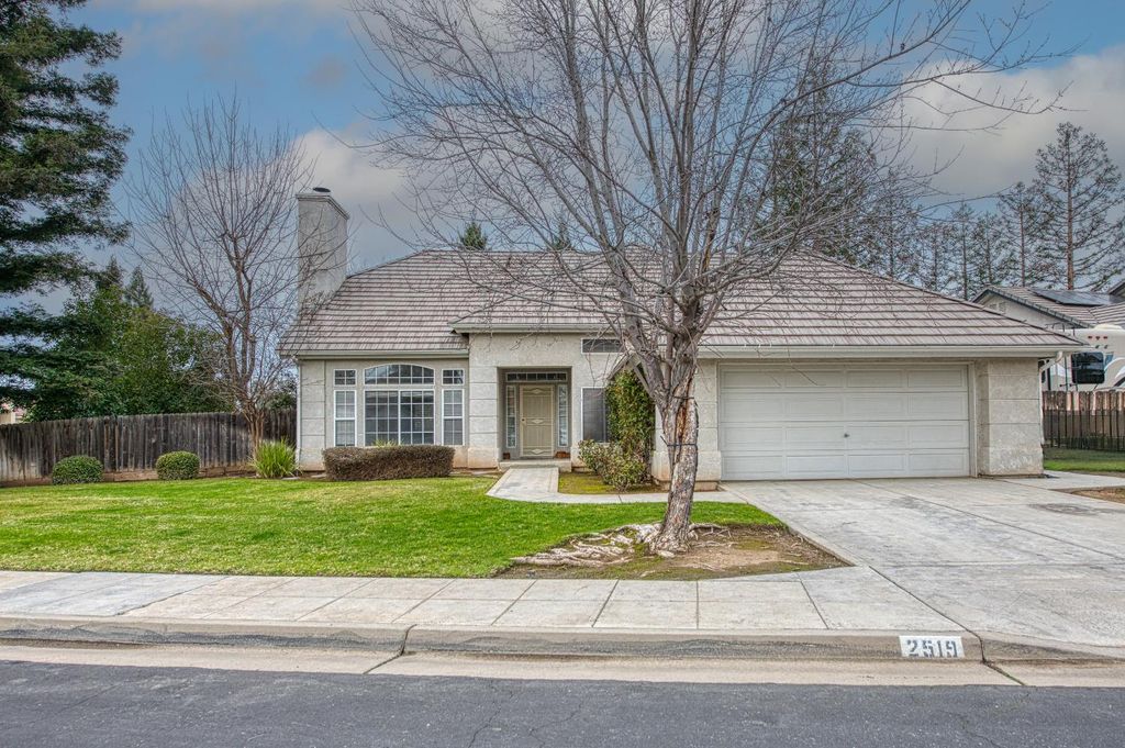 2519 Celeste Avenue, Clovis, CA 93611