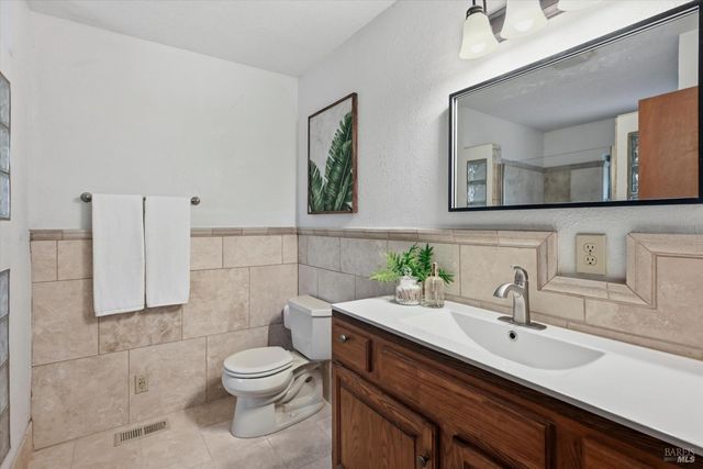 929 Helen Ave, Ukiah, CA 95482