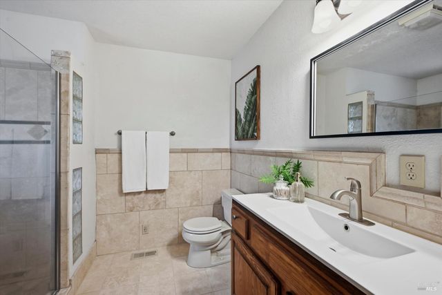 929 Helen Ave, Ukiah, CA 95482