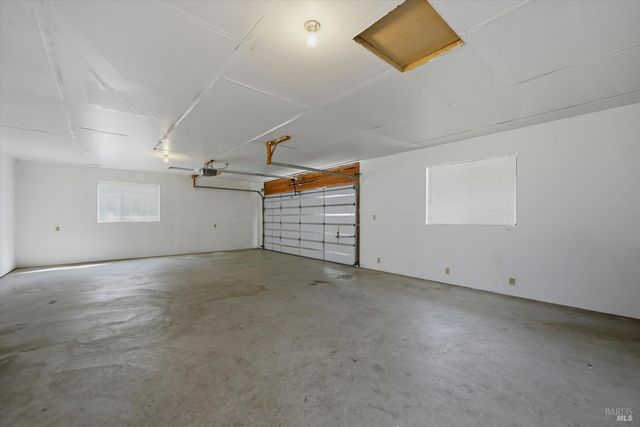 929 Helen Ave, Ukiah, CA 95482