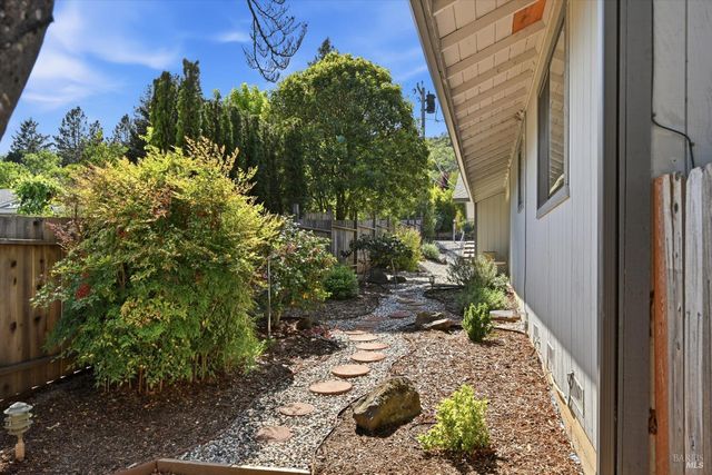 929 Helen Ave, Ukiah, CA 95482