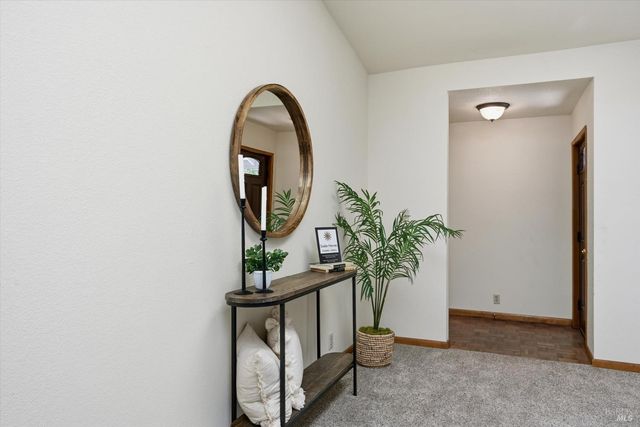 929 Helen Ave, Ukiah, CA 95482