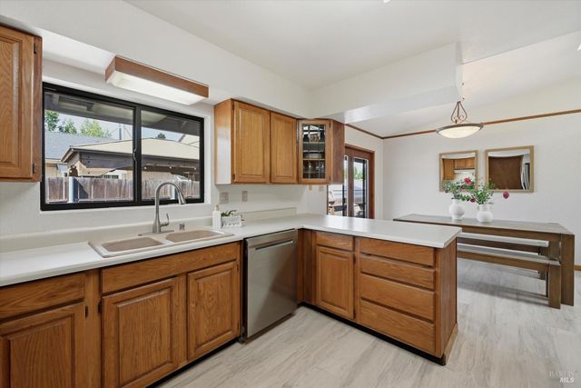 929 Helen Ave, Ukiah, CA 95482