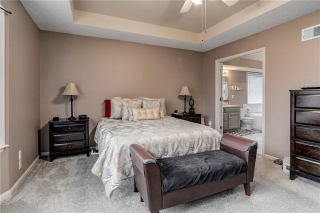 1519 Bridlewood Lane, Raymore, MO 64083