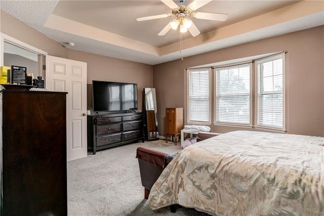 1519 Bridlewood Lane, Raymore, MO 64083