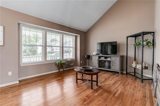 1519 Bridlewood Lane, Raymore, MO 64083