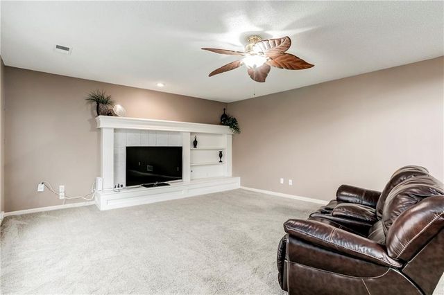 1519 Bridlewood Lane, Raymore, MO 64083