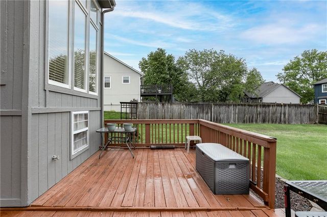 1519 Bridlewood Lane, Raymore, MO 64083