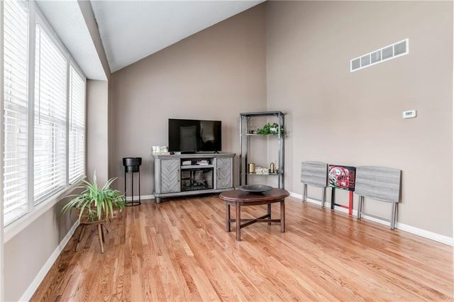 1519 Bridlewood Lane, Raymore, MO 64083