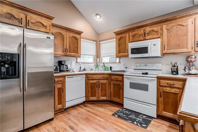 1519 Bridlewood Lane, Raymore, MO 64083