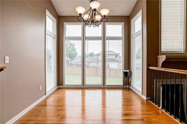 1519 Bridlewood Lane, Raymore, MO 64083