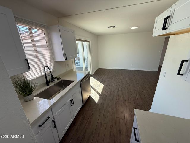 5442 W EDGEMONT Avenue, Phoenix, AZ 85035