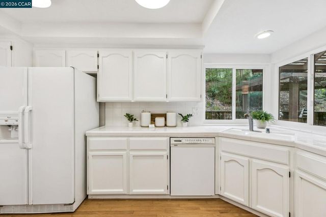 53 Paso Nogal Ct, Pleasant Hill, CA 94553