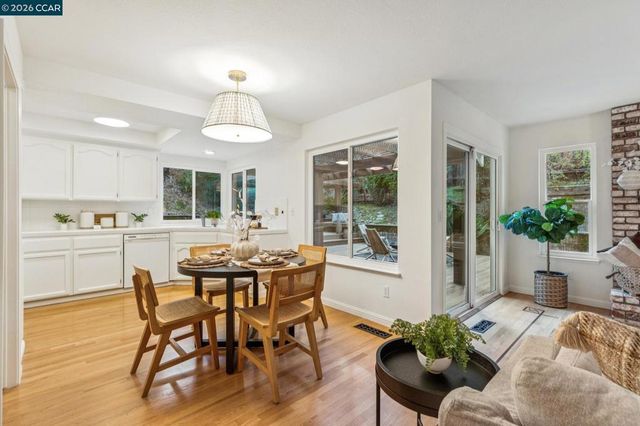 53 Paso Nogal Ct, Pleasant Hill, CA 94553