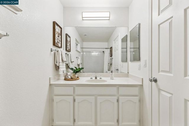 53 Paso Nogal Ct, Pleasant Hill, CA 94553