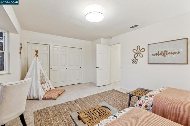 53 Paso Nogal Ct, Pleasant Hill, CA 94553