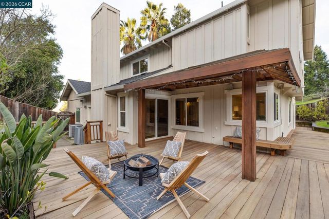 53 Paso Nogal Ct, Pleasant Hill, CA 94553