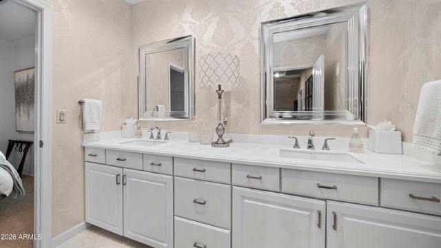 42 E MARIA Lane, Tempe, AZ 85284