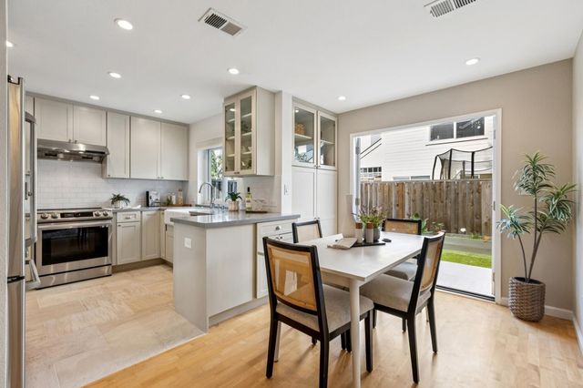 423 423 McDonnel Road, Alameda, CA 94502