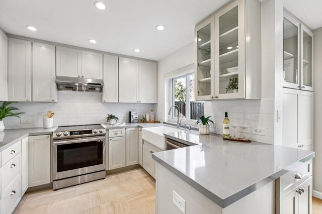 423 423 McDonnel Road, Alameda, CA 94502