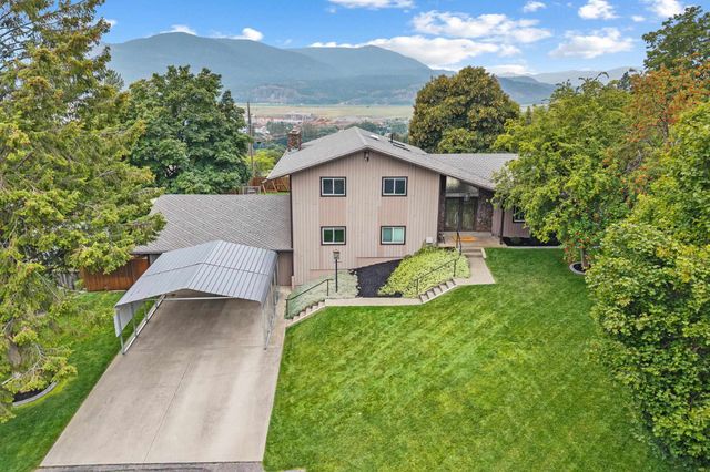 945 N Cedar St, Colville, WA 99114 property photo