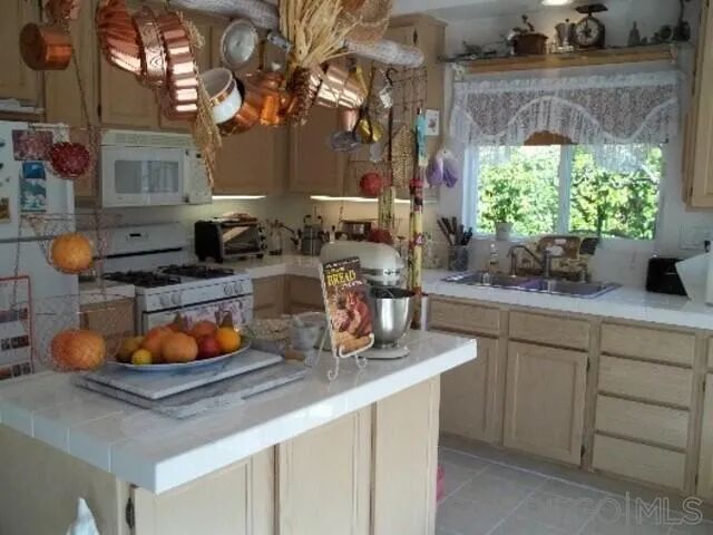 1647 Shire Ave, Oceanside, CA 92057