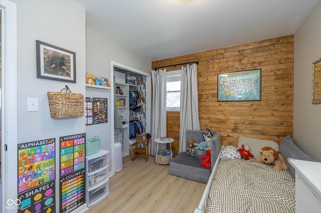 503 S 9th Avenue, Beech Grove, IN 46107