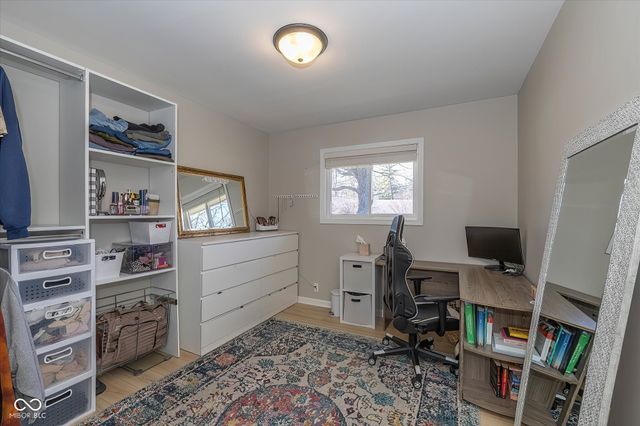 503 S 9th Avenue, Beech Grove, IN 46107