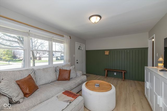 503 S 9th Avenue, Beech Grove, IN 46107