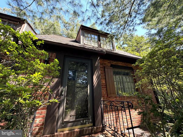 3123 MILITARY RD N, Arlington, VA 22207