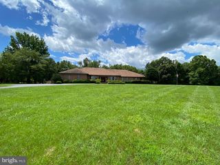 11225 N CLUB DR, Fredericksburg, VA 22408