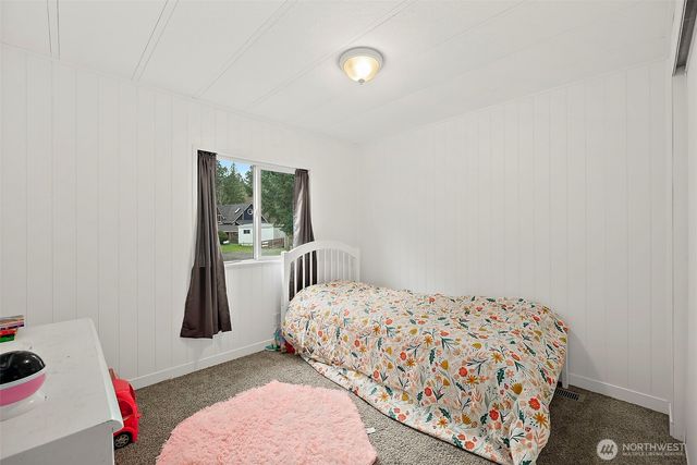 16503 Village Drive SE, Rainier, WA 98576