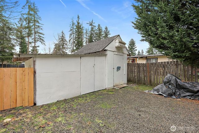 16503 Village Drive SE, Rainier, WA 98576