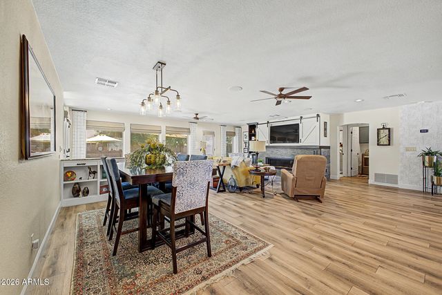 1711 E GRANDVIEW Street, Mesa, AZ 85203